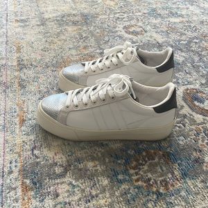 Gola sneakers. Excellent condition.